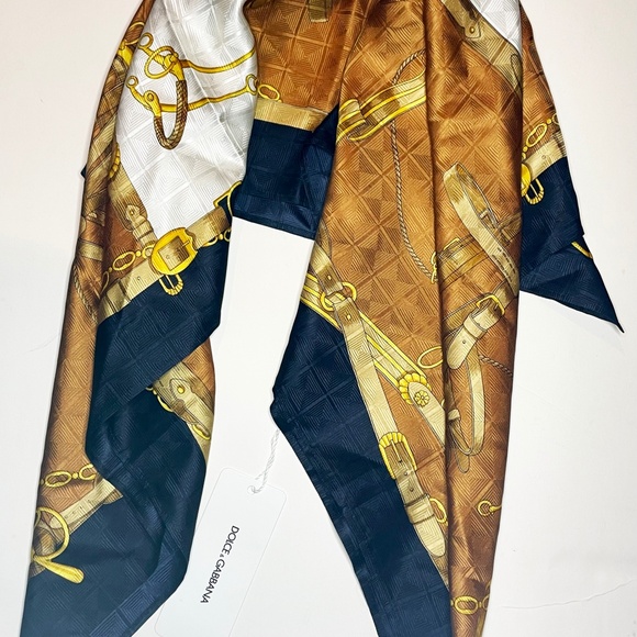 DOLCE & GABBANA Silk Status Chain Print Scarf 87x 87cm 34x34in -NWT - Picture 2 of 4